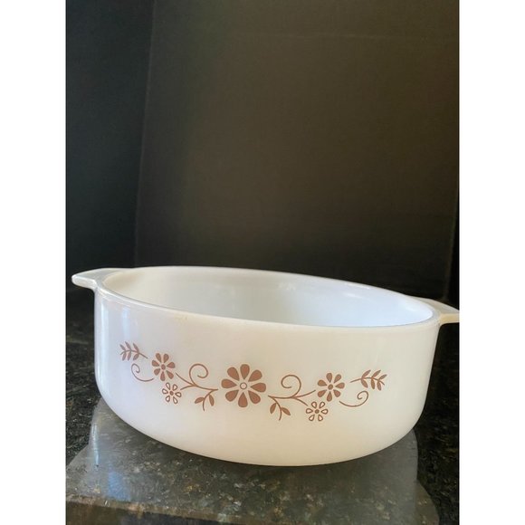 Dynaware, PYR-O-REY, 8 5" Brown, Round Daisy Casserole Dish, Vintage - Picture 3 of 5